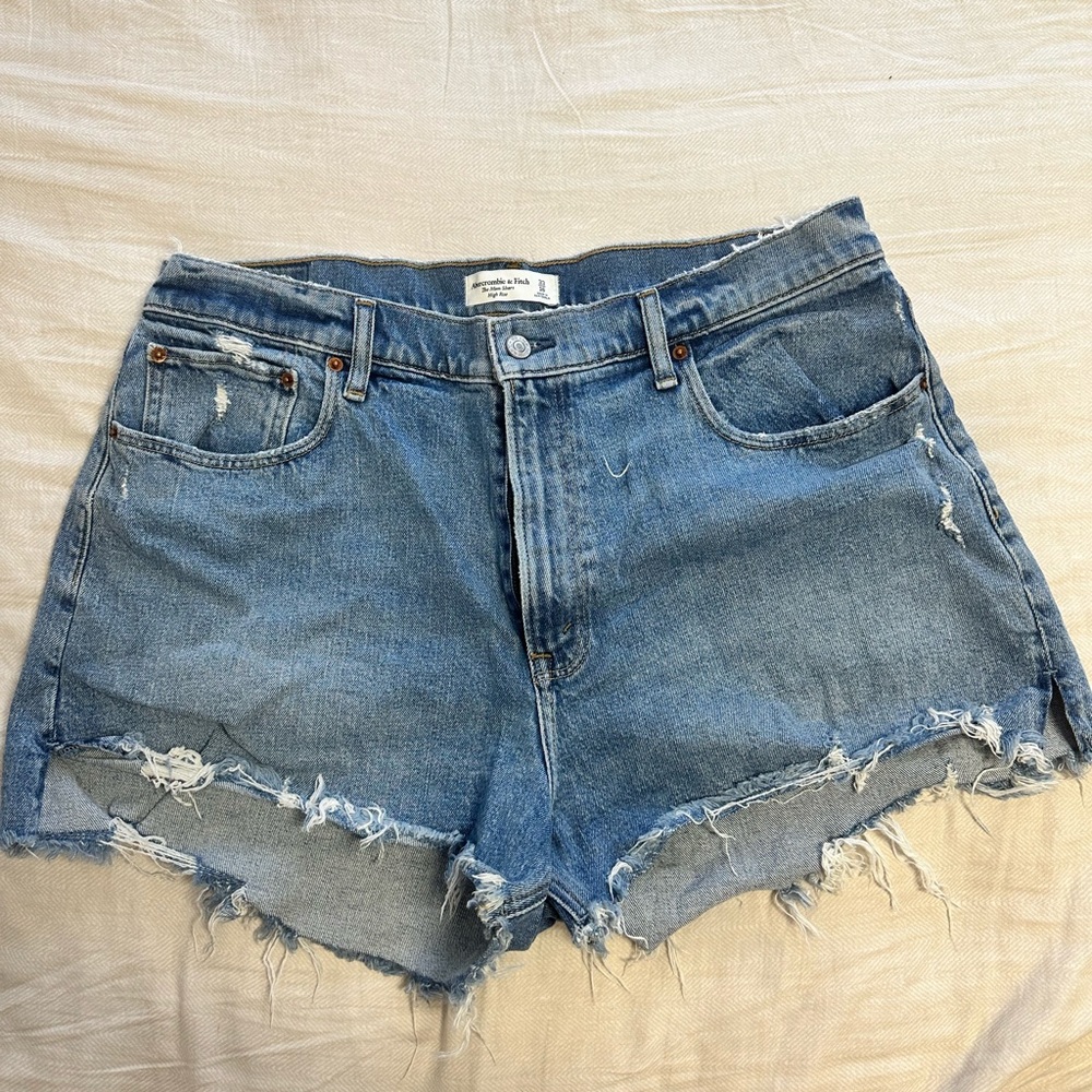 Abercrombie & Fitch Mom Shorts, size 16